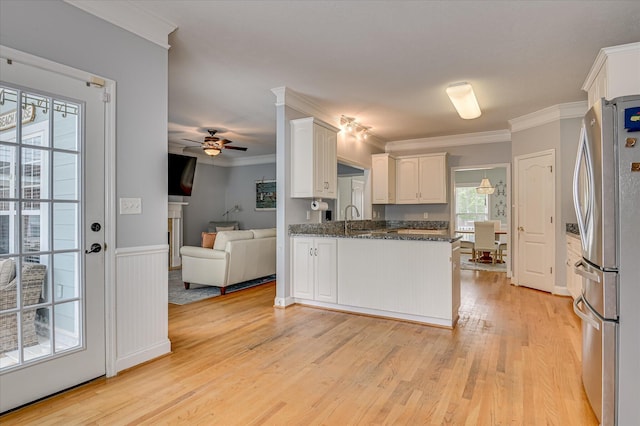 210 Oleander Trl, Evans, GA 30809 - kitchen featuring freestanding refrigerator, ceiling fan, light wood-type flooring, crown molding, and white cabinets
