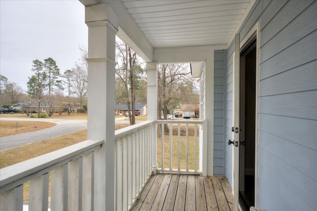 balcony featuring covered porch