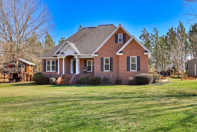 view of front of house featuring a front lawn