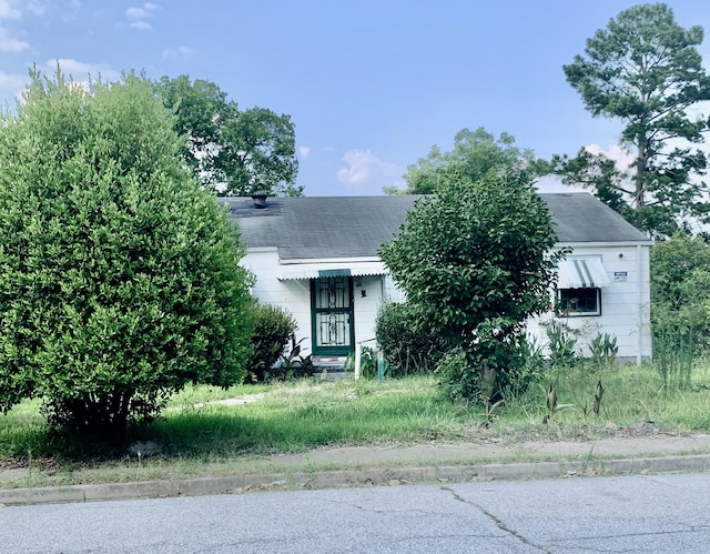 1555 Koger St, Augusta, GA 30904 - obstructed view of property with a shingled roof