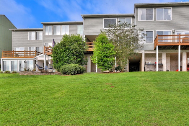 690 Riverfront Dr, Augusta, GA 30901 - rear view of property with a lawn