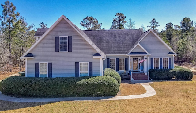 view of front of home featuring a front lawn