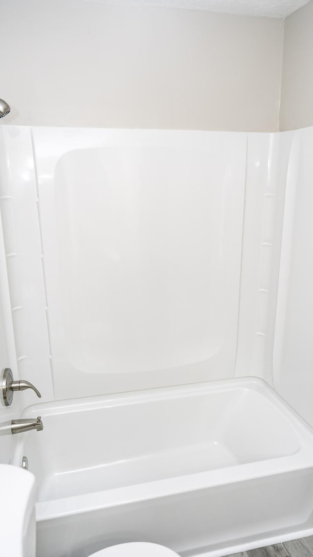 2154 Peppermint Pl, Augusta, GA 30906 - full bath with toilet and washtub / shower combination