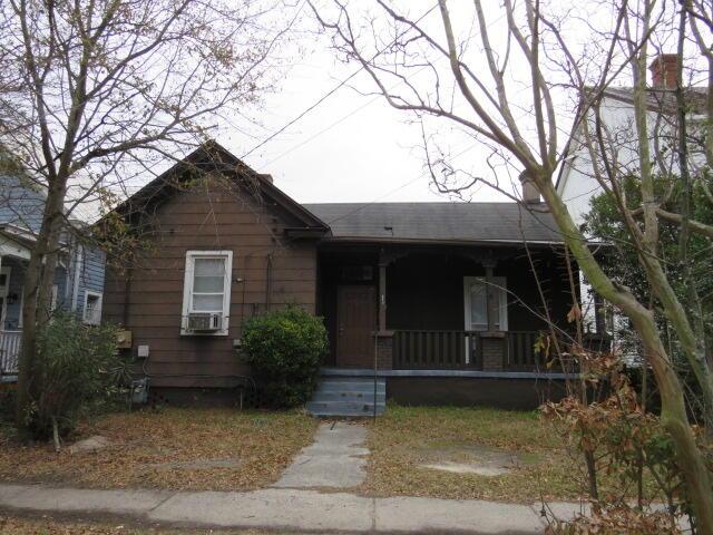 view of front facade with a porch