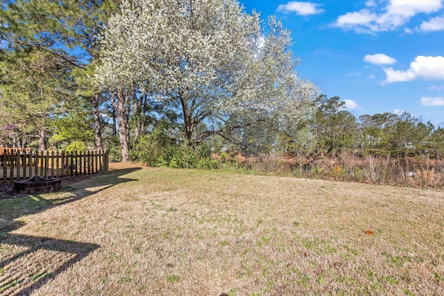 view of yard featuring fence