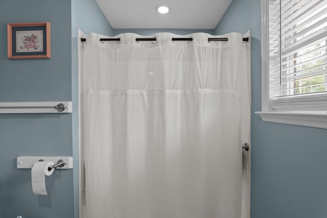 3604 Hillman Gay Rd, Dearing, GA 30808 - full bathroom featuring curtained shower