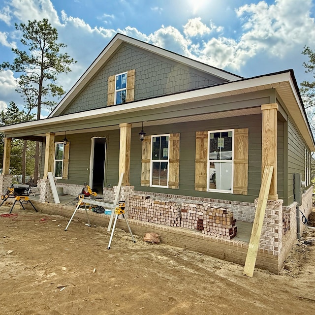 view of front facade with covered porch