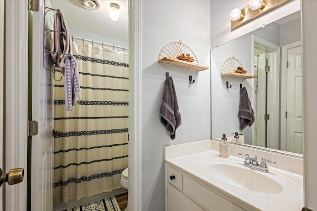 2920 Arrowhead Dr, Augusta, GA 30909 - full bathroom featuring vanity, toilet, and curtained shower