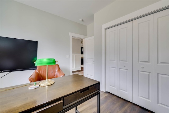 338 Pro Cir, Mccormick, SC 29835 - home office with dark wood-type flooring