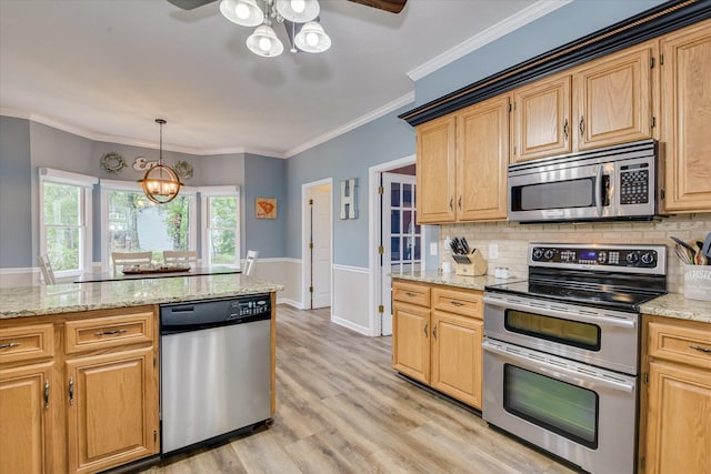 32 Creekside Dr, Aiken, SC 29803 - kitchen with stainless steel appliances, ceiling fan, light wood finished floors, tasteful backsplash, and light stone counters