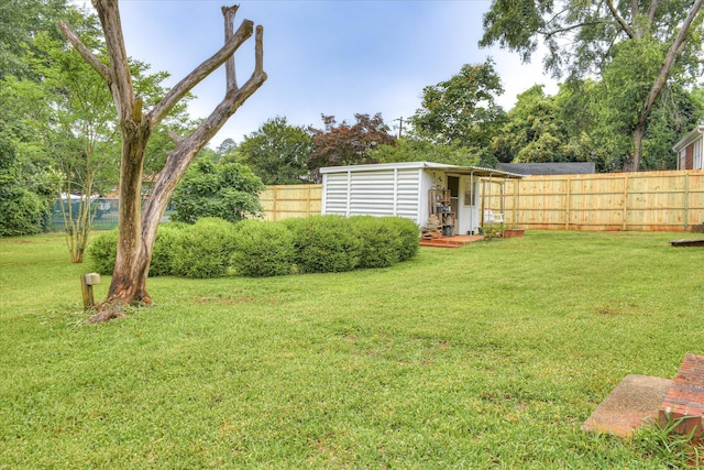 2336 Redwood Dr, Augusta, GA 30904 - view of yard with an outdoor structure