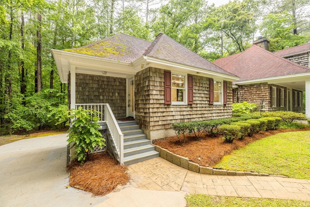 view of front facade with covered porch