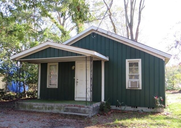 view of front of home with a porch