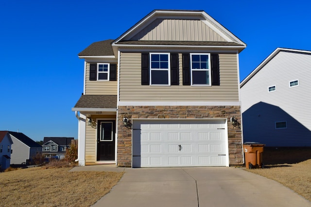 view of front facade featuring a garage