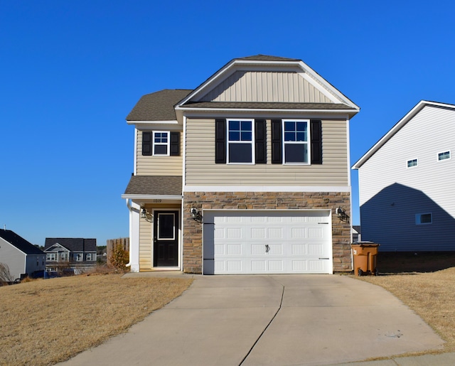 view of front facade with a garage