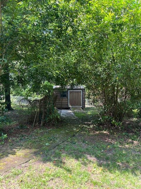 2870 Lumpkin Rd, Augusta, GA 30906 - view of yard with an outdoor structure