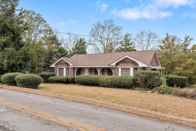 view of front of house with a front yard