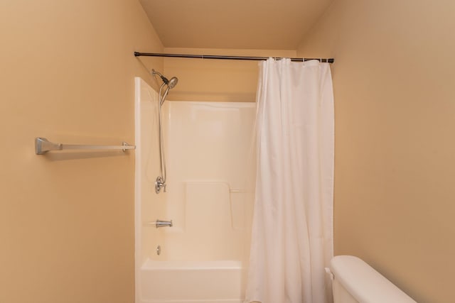 6003 Reynolds Cir, Grovetown, GA 30813 - full bath featuring toilet and shower / bath combination with curtain