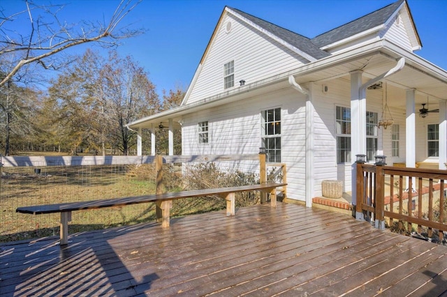 deck with ceiling fan