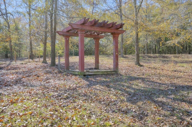 view of yard with a pergola