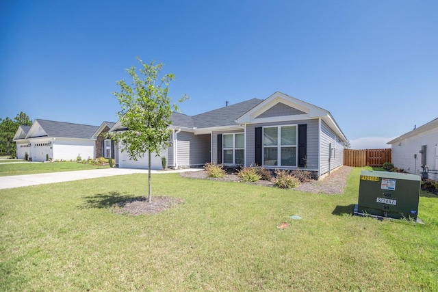 view of front of home featuring a front yard