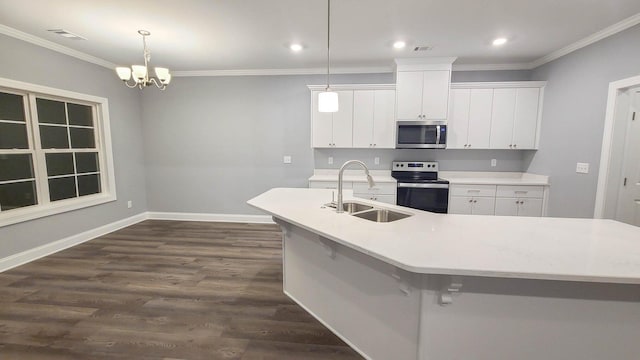 kitchen featuring pendant lighting, sink, a kitchen island with sink, stainless steel appliances, and dark wood-type flooring