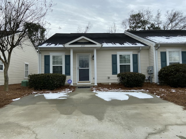 view of front of home