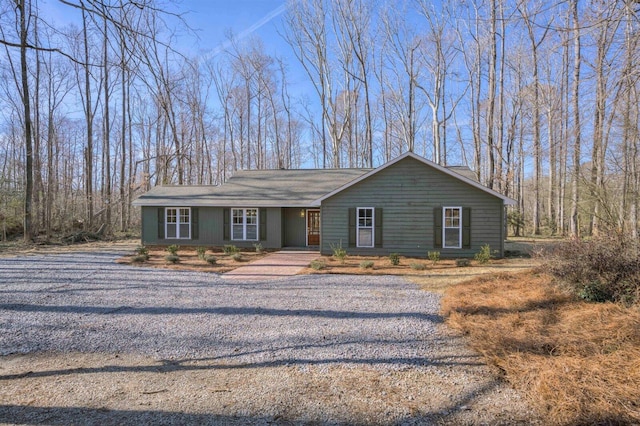 view of front of property with driveway