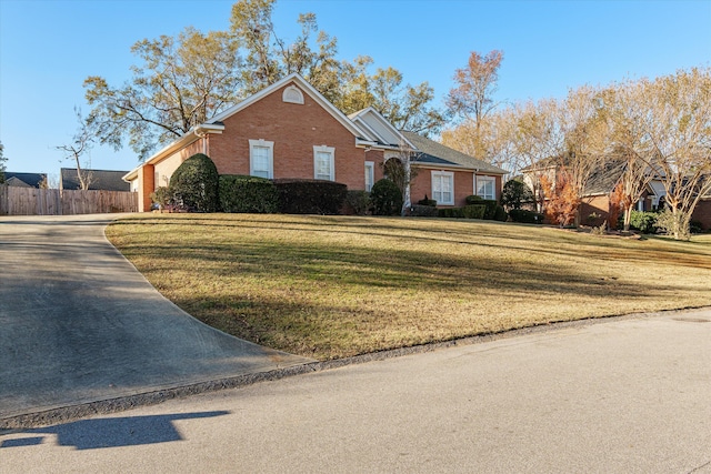 view of front of house with a front yard