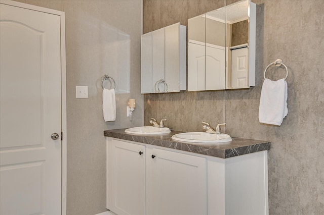 1711 Carolyn Lake Cir, Thomson, GA 30824 - bathroom with double vanity
