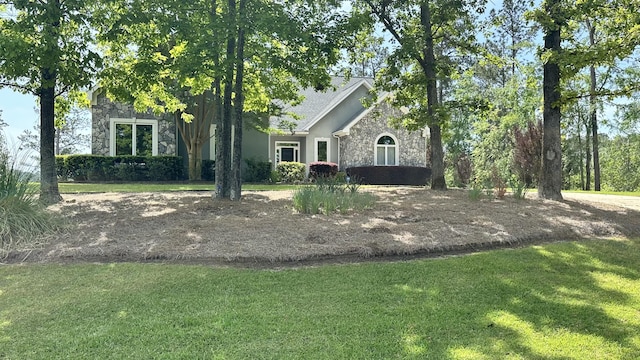 341 Crown Pt, Mccormick, SC 29835 - view of front facade featuring stone siding and a front yard