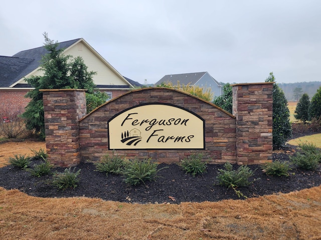 view of community / neighborhood sign