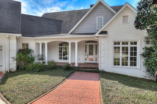 view of front of house featuring a front yard