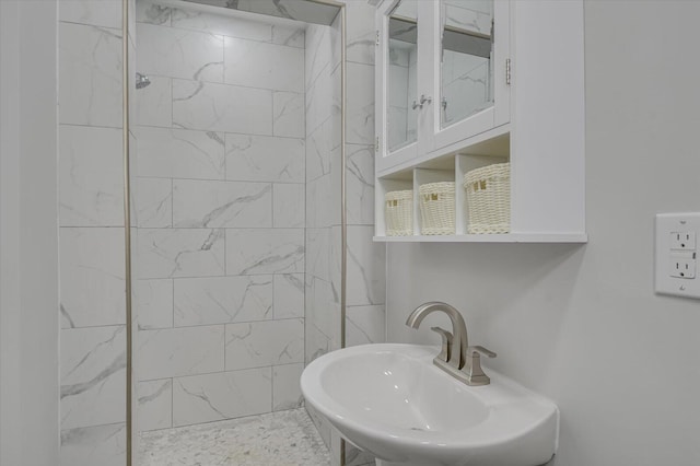 2417 Wilkshire Dr, Augusta, GA 30904 - bathroom with a sink and a tile shower
