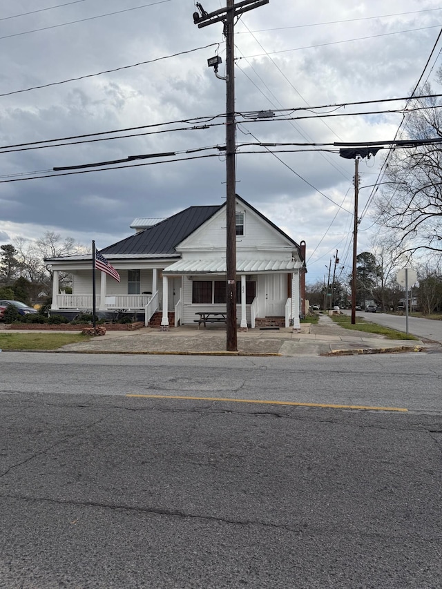 622 Crawford Ave, Augusta, GA 30904 - view of front facade featuring a porch