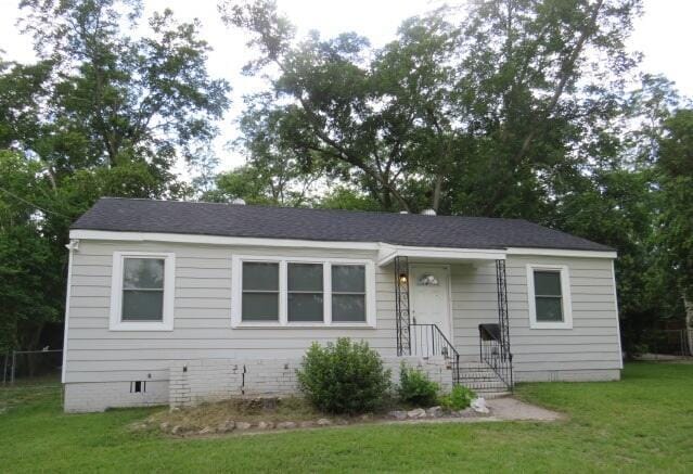 2320 Getzen St, Augusta, GA 30906 - view of front facade with a front lawn and crawl space