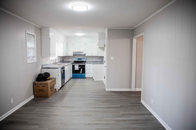 kitchen featuring crown molding, appliances with stainless steel finishes, sink, and white cabinets