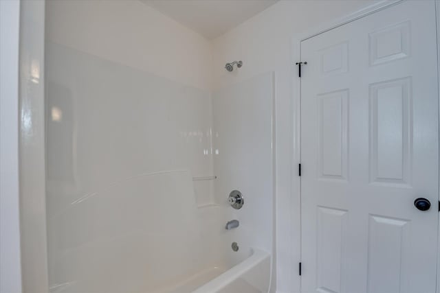 bathroom featuring shower / bath combination