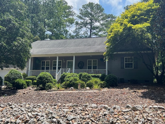 139 Cresent Dr, Mccormick, SC 29835 - single story home with a porch and crawl space