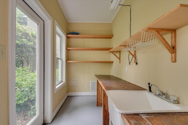 12 Shadowbrook Cir, Augusta, GA 30909 - clothes washing area featuring a sink and crown molding