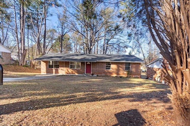 view of front of house with a front yard