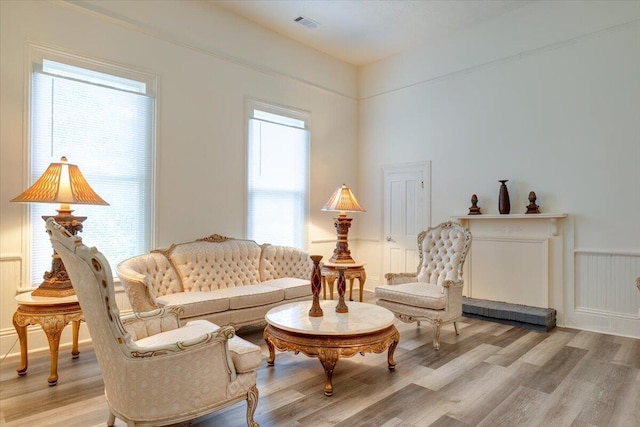 65 W Calhoun St, Wadley, GA 30477 - sitting room with light hardwood / wood-style flooring
