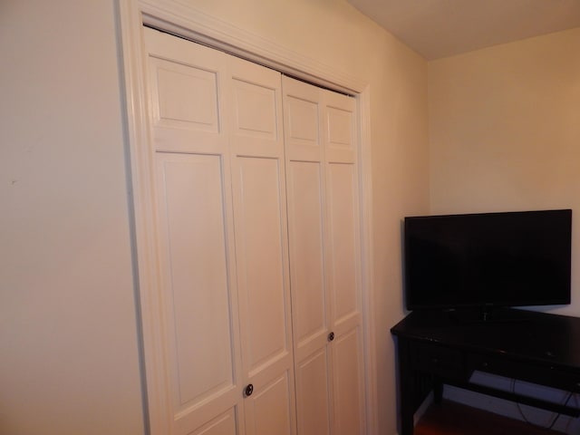 bedroom with a closet