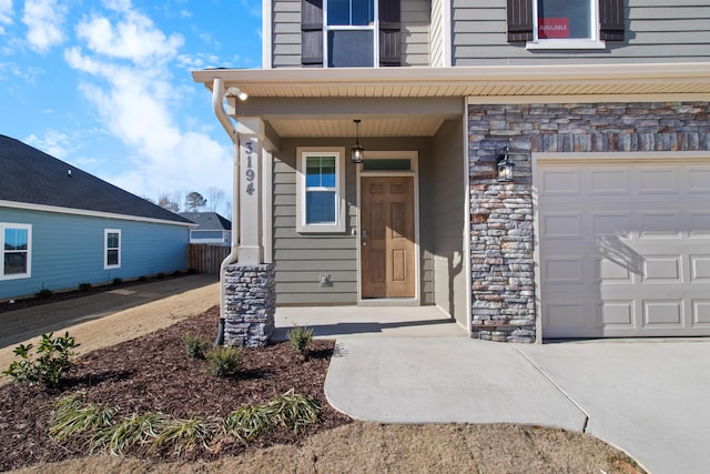 property entrance with covered porch