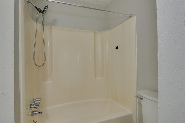 216 Dry Creek Rd, Evans, GA 30809 - full bath featuring toilet and washtub / shower combination