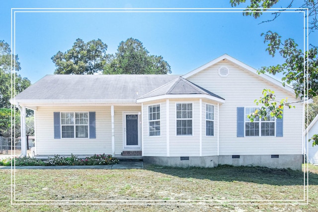 view of front of home with a front lawn