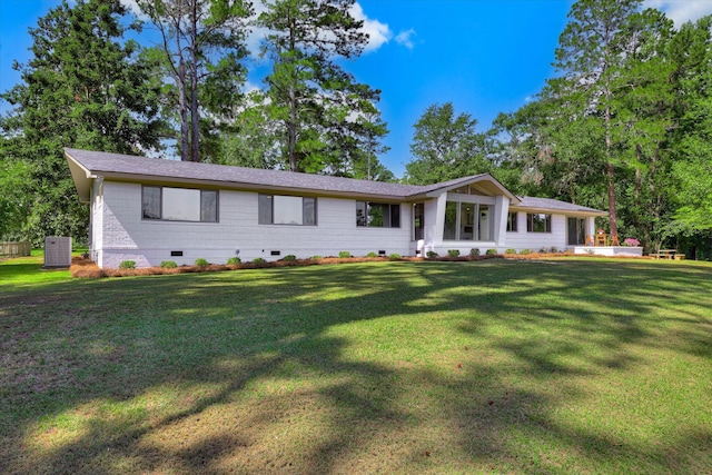 118 Lake Bluff Dr, Waynesboro, GA 30830 - ranch-style house featuring crawl space and a front yard