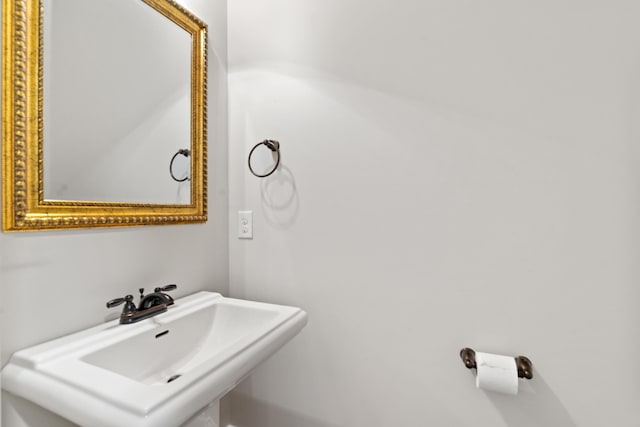 245 Shady Oak Ln, Waynesboro, GA 30830 - bathroom with a sink
