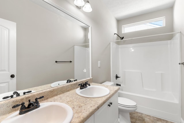501 Cranberry Cir, Grovetown, GA 30813 - full bath featuring double vanity and shower / washtub combination