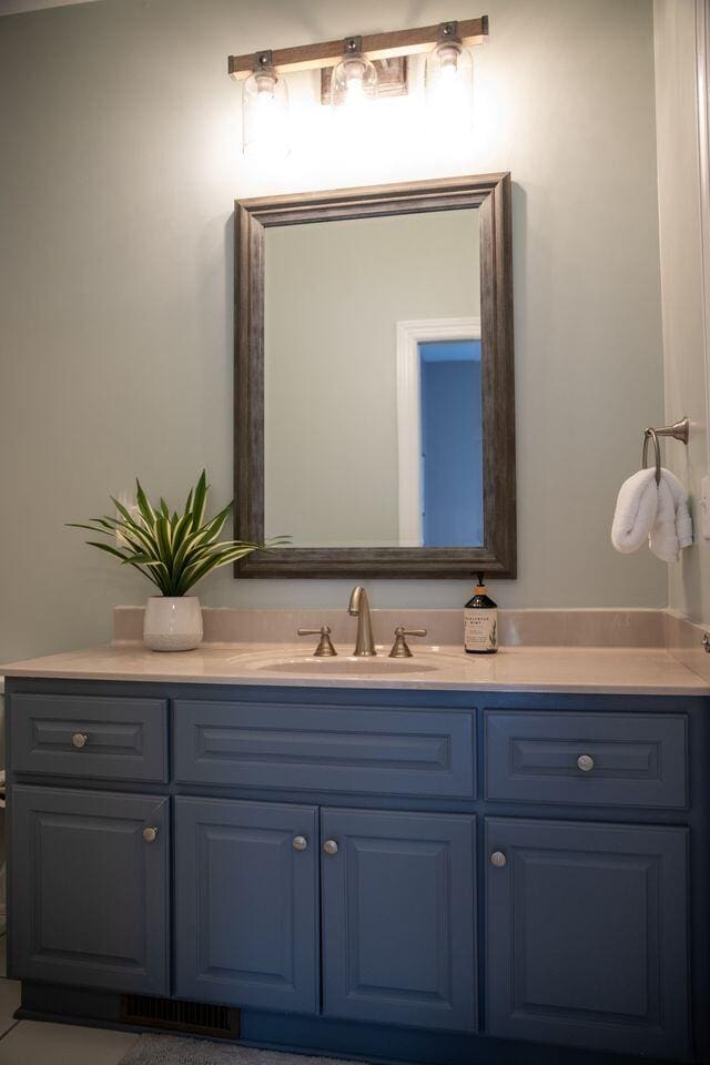 216 Sumter Ln, Mccormick, SC 29835 - bathroom with vanity